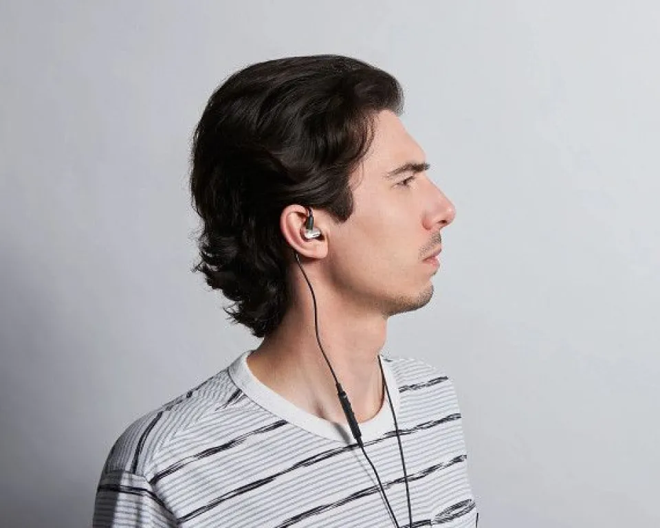 Outlet shure AONIC 3 Sound Isolating Earphones - striking full-range sound