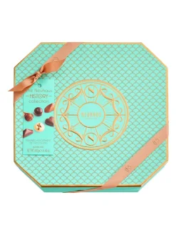 Online neuhaus This gift box contains 28 delicious masterpieces and a brochure explaining the rich history of .